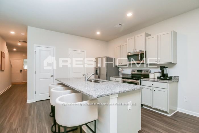 274 Oakwood Dr Nw - Photo 3 of 19