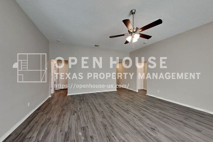 2001 Cancun Dr - Photo 6 of 21