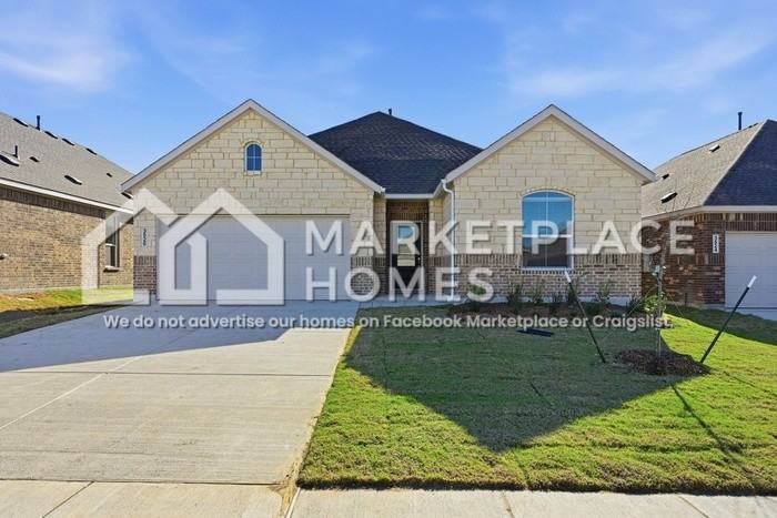 3526 Fox Valley Ln - Photo 2 of 34