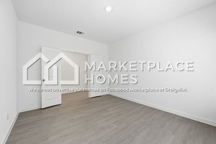 3526 Fox Valley Ln - Photo 6 of 34