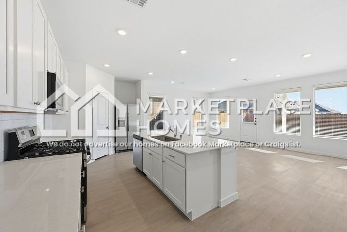 3526 Fox Valley Ln - Photo 7 of 34