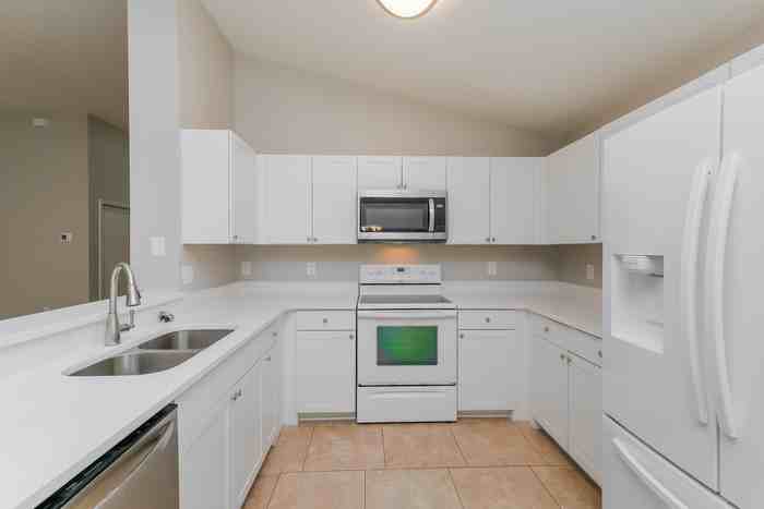 5205 Watson Rd - Photo 7 of 16