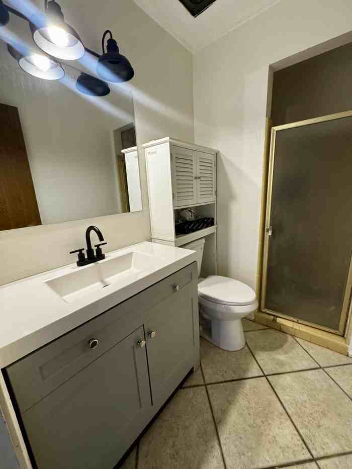 954 E Weymouth St - Photo 3 of 15