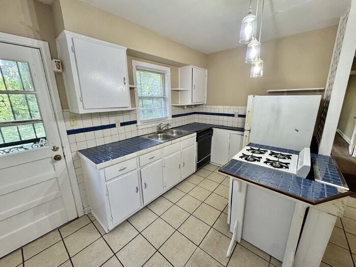 3542 Millington Rd - Photo 5 of 16