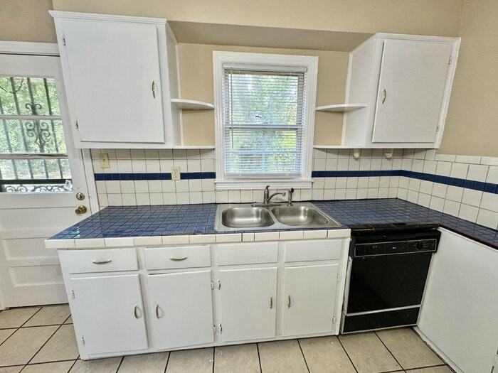 3542 Millington Rd - Photo 6 of 16