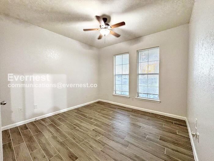 8290 Gate Pkwy W #117 - Photo 4 of 14