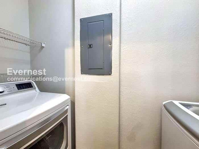 8290 Gate Pkwy W #117 - Photo 7 of 14