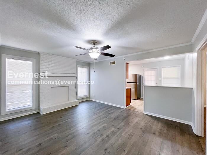 8541 Bridgewood Dr - Photo 5 of 16