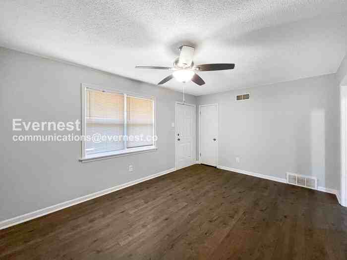 8541 Bridgewood Dr - Photo 6 of 16