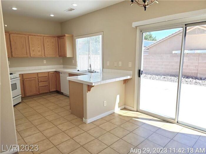 8558 Rocky Hillside Ct - Photo 6 of 25