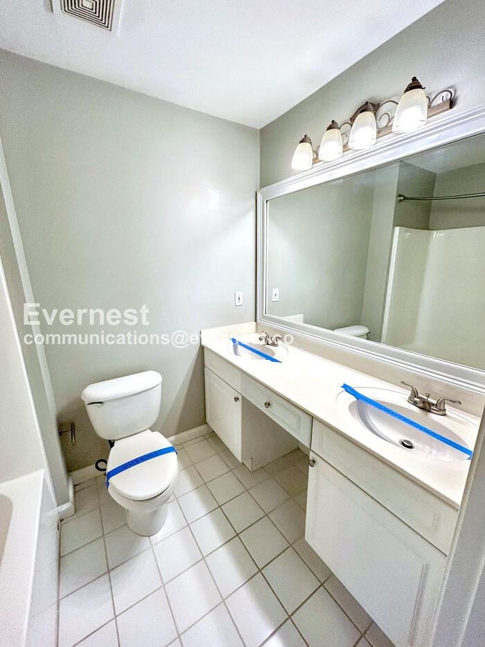 8002 Saint Charles Sq - Photo 7 of 25