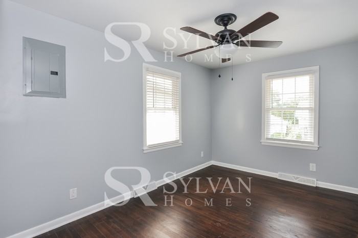 205 Moline St - Photo 4 of 16