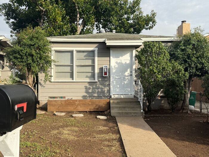 1903 32nd St - Photo 2 of 8