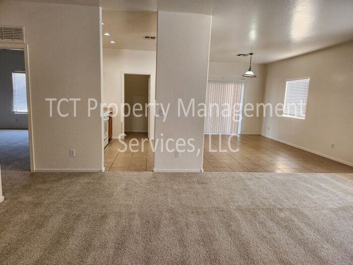 9262 W Sheridan St - Photo 3 of 14