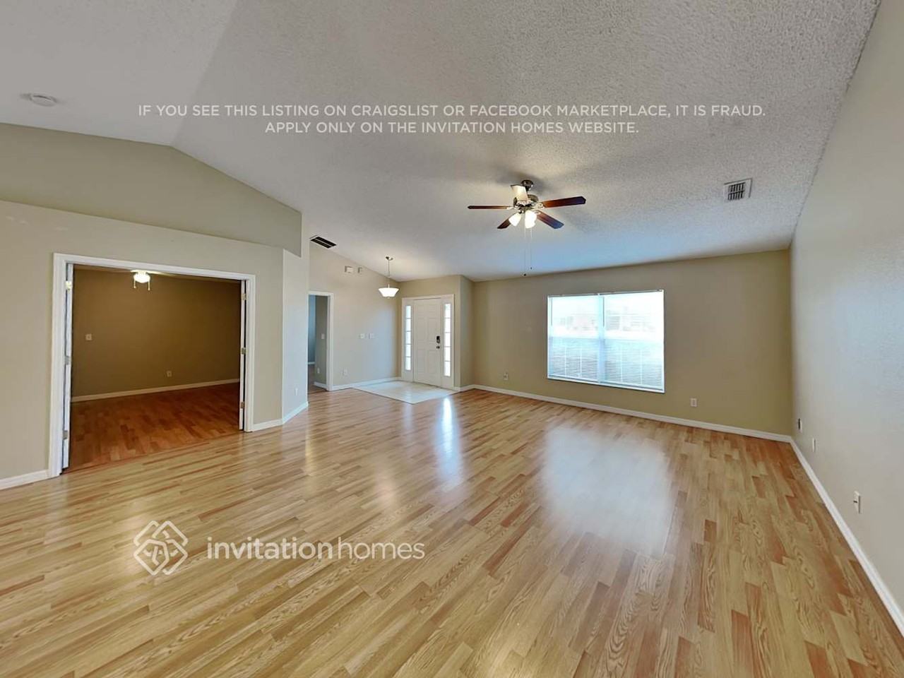 1047 Lakeview Oaks Dr - Photo 3 of 18