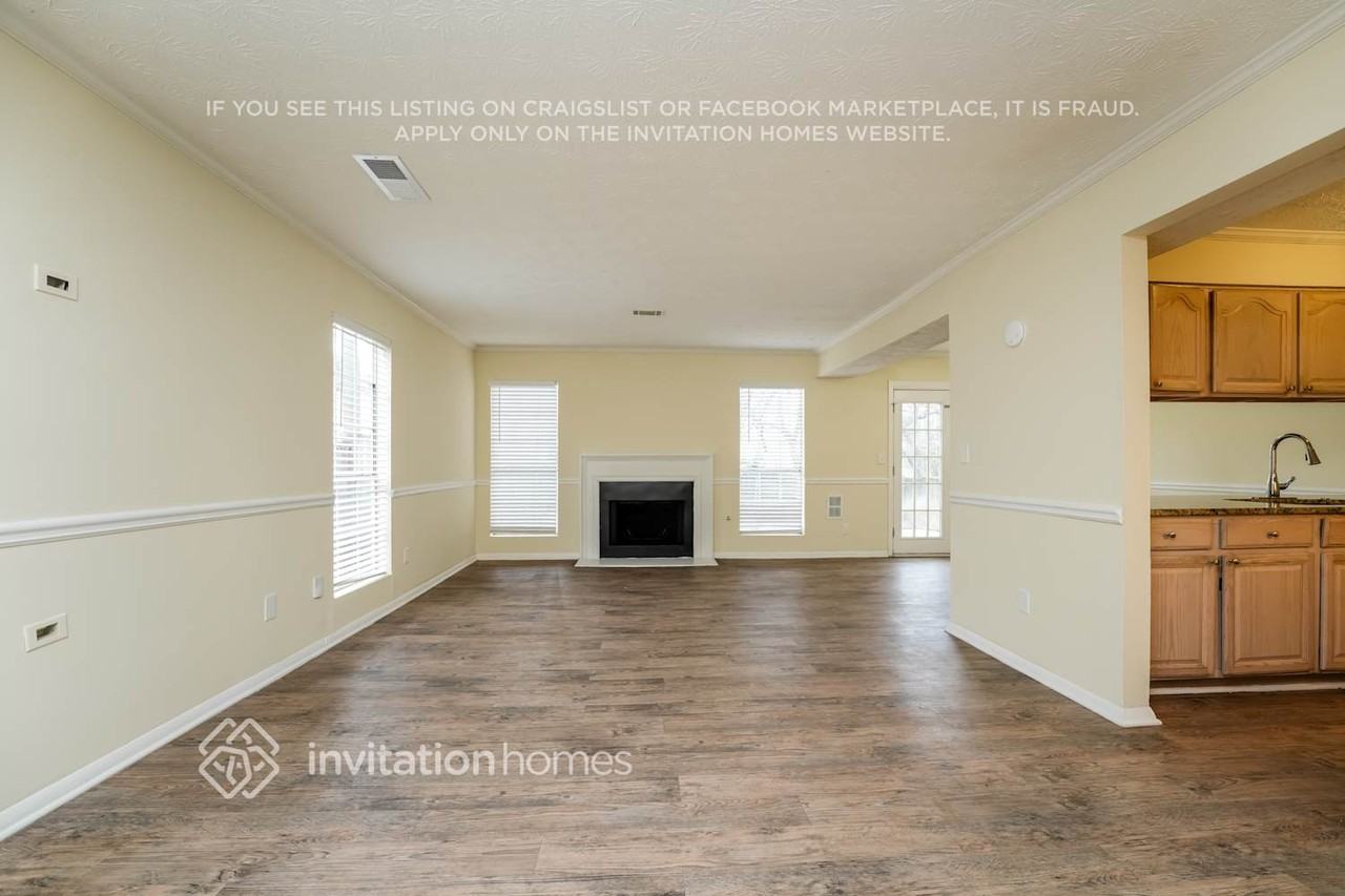 1642 Imperial Ct - Photo 4 of 18