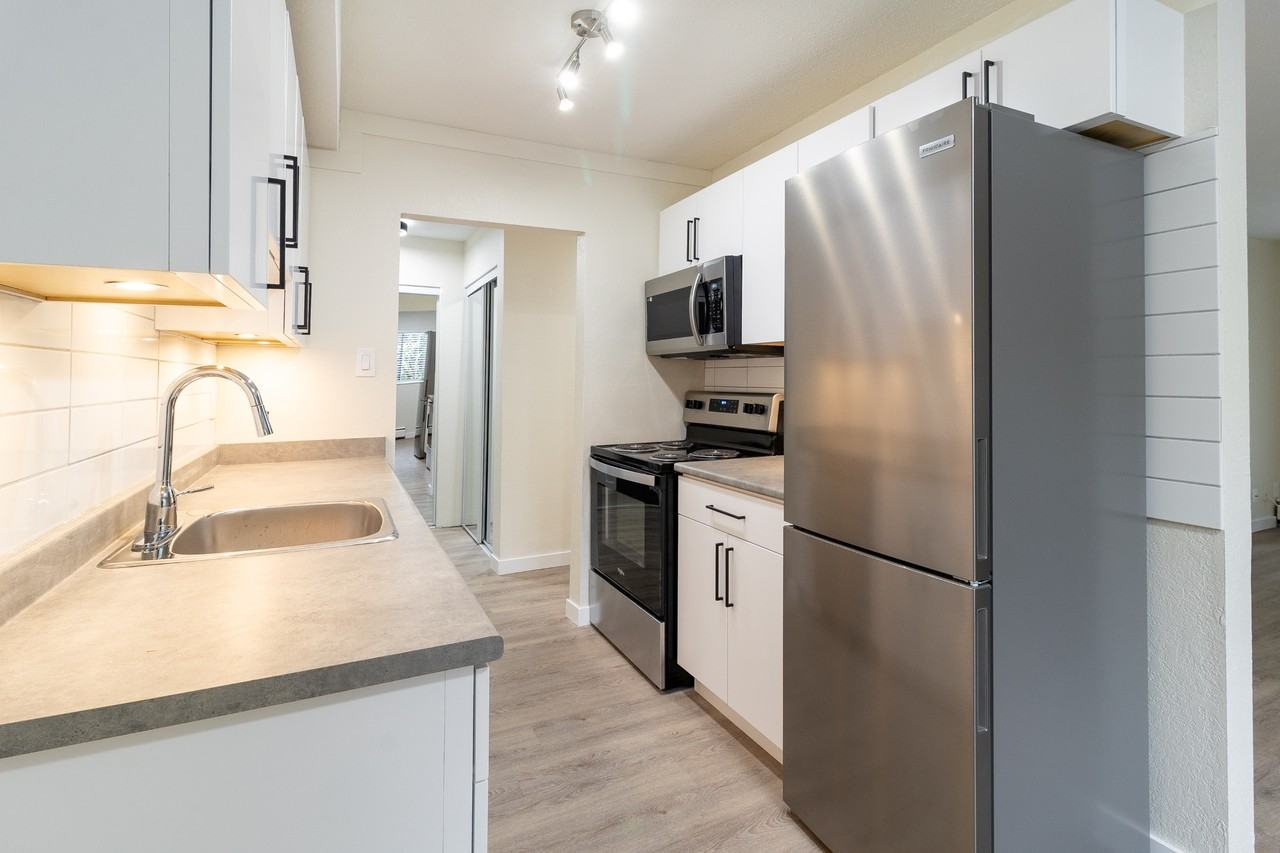 Tiffany Gardens Apartments - Photo 2 of 15