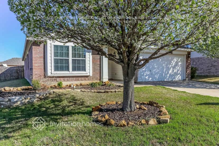 4401 Centennial Ct - Photo 3 of 19