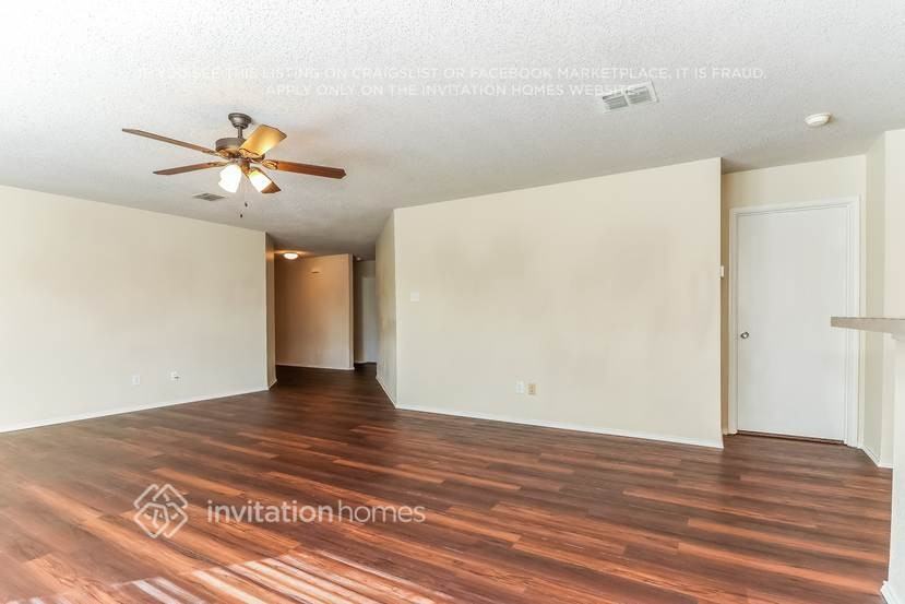 4401 Centennial Ct - Photo 4 of 19