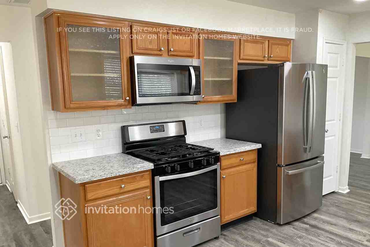 18815 Jodywood Dr - Photo 4 of 10