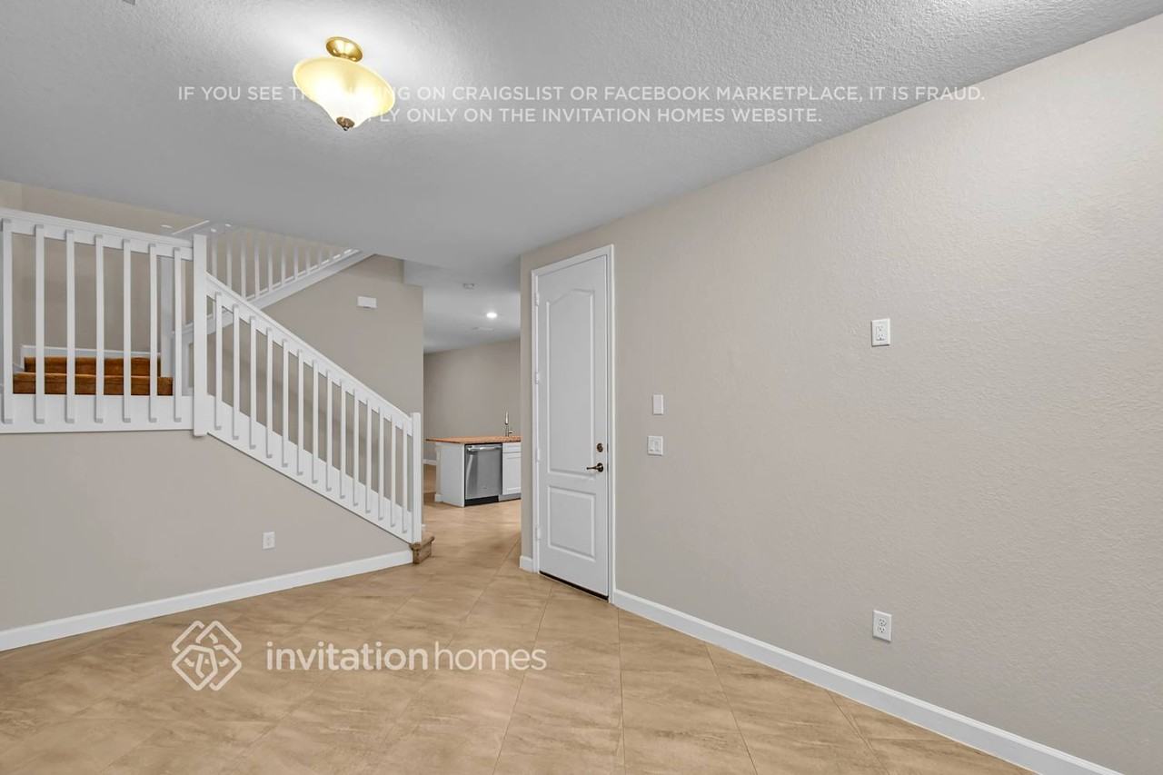 12978 Anthorne Ln - Photo 2 of 22