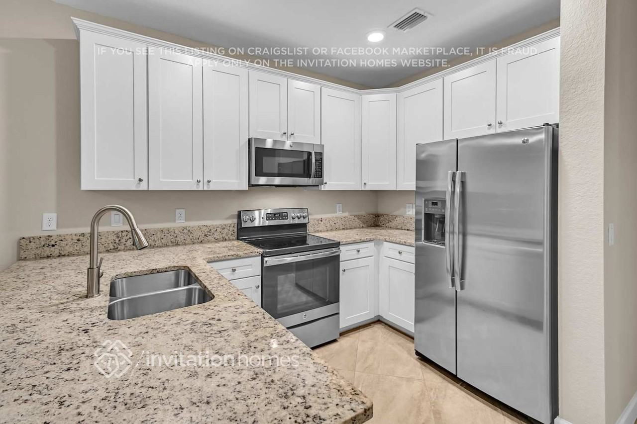 12978 Anthorne Ln - Photo 5 of 22