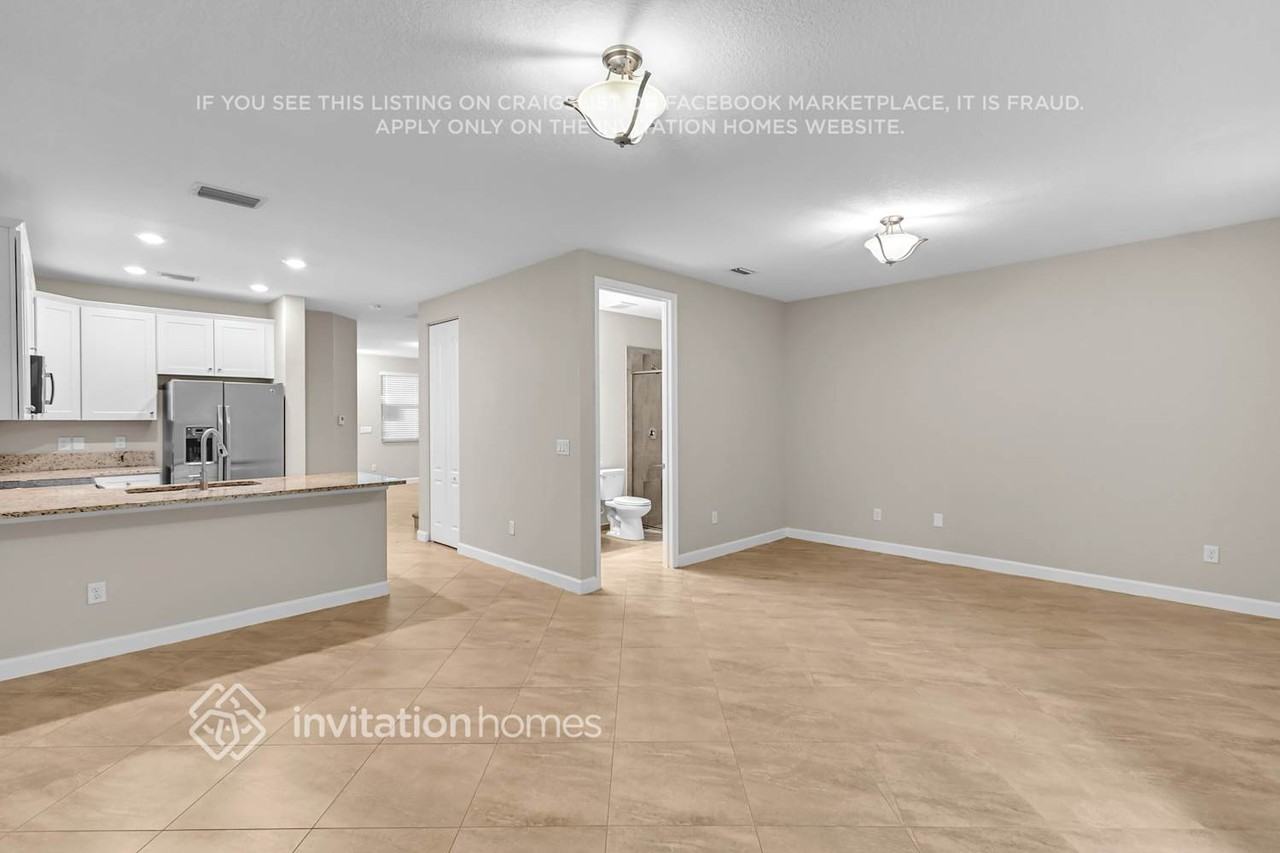 12978 Anthorne Ln - Photo 6 of 22