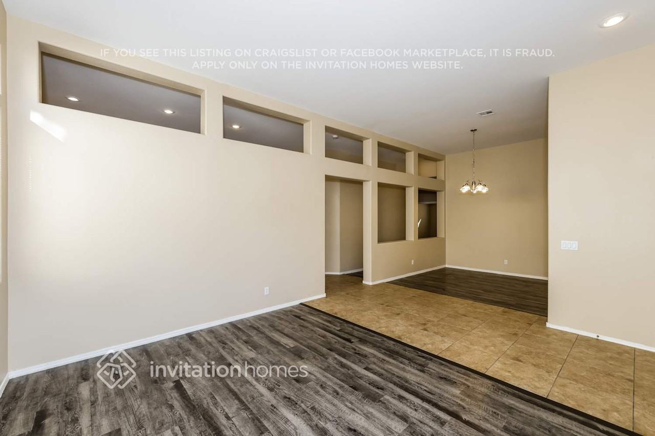 2352 Kenneth Ave - Photo 4 of 17