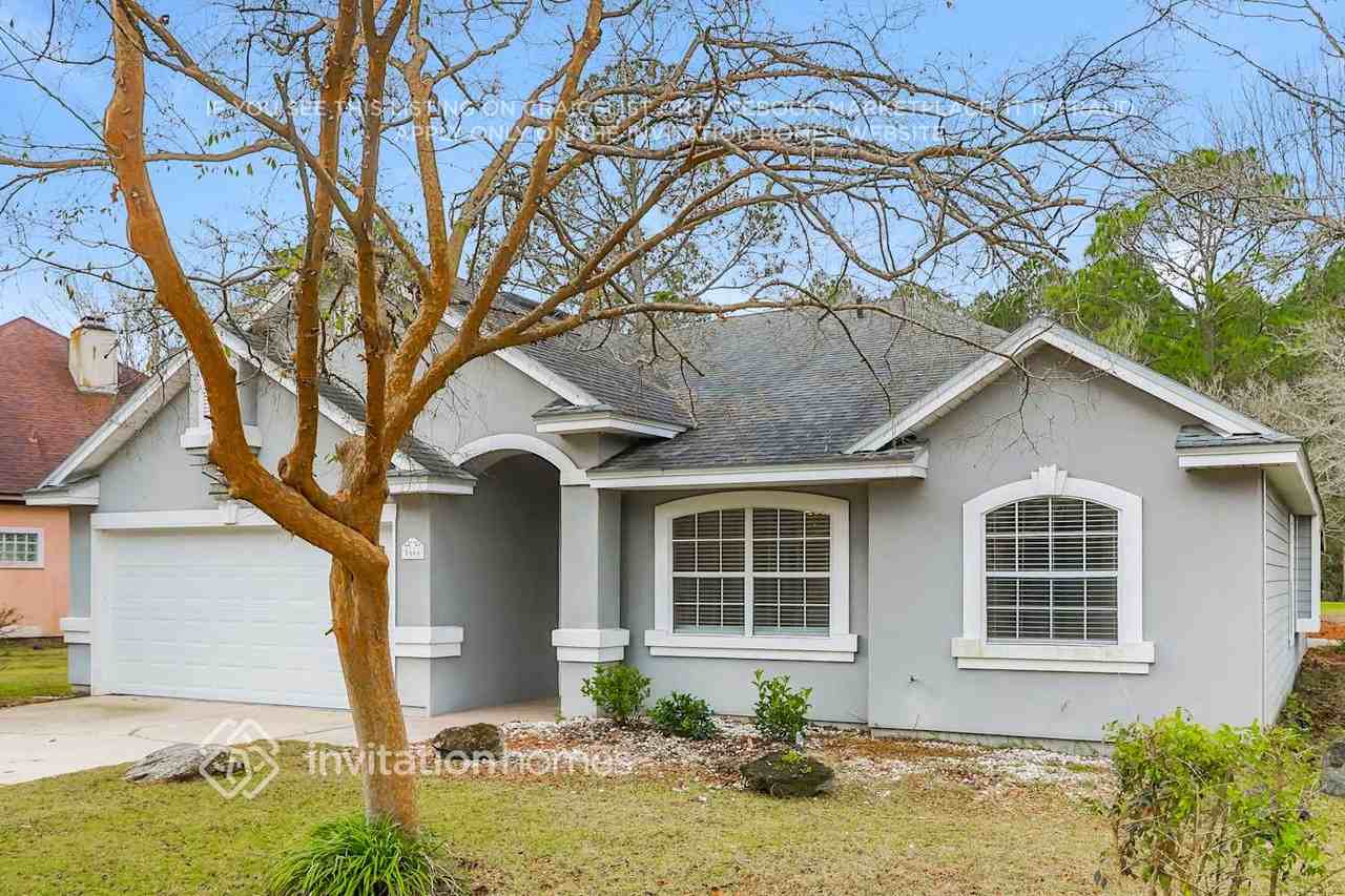 5666 Plum Hollow Dr W - Photo 3 of 17