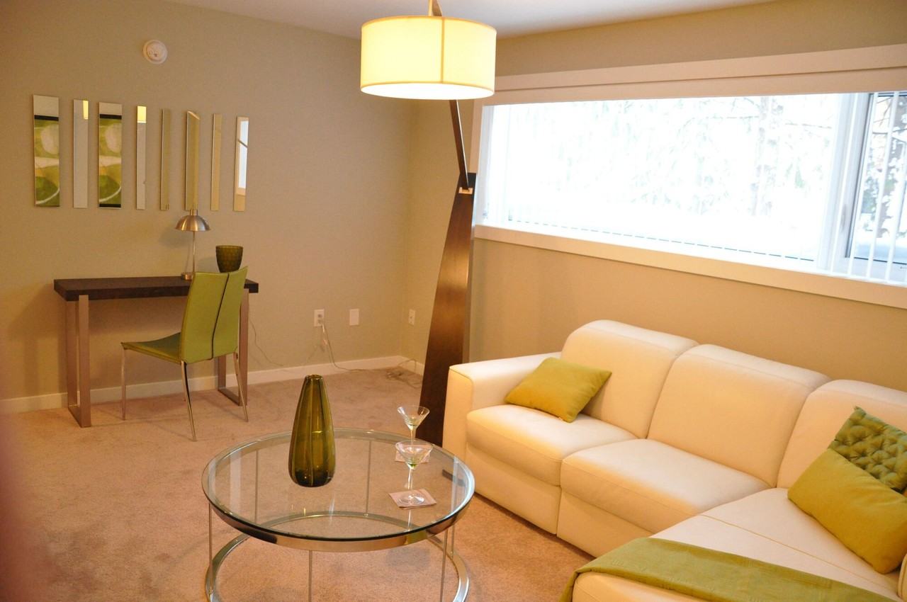 Rochelle Apartments - Photo 7 of 9