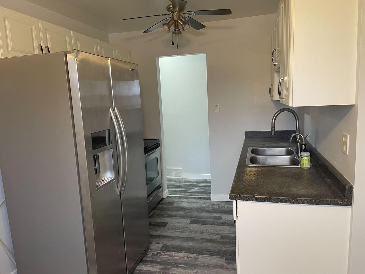 76 Dryburgh Cres - Photo 4 of 5