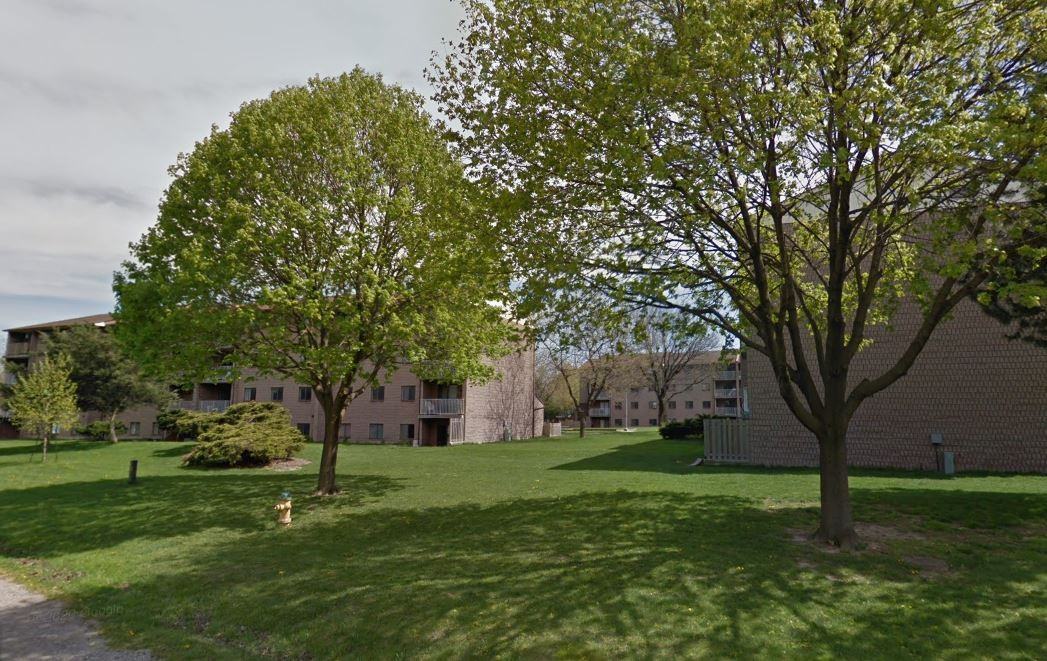 Village Court Apartments Windsor - Photo 3 of 12