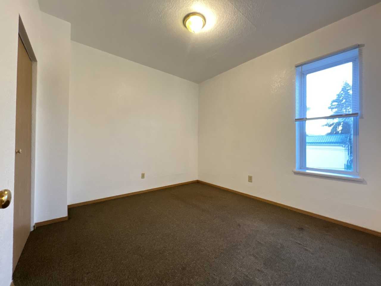 264 E 14th St #1-2 - Photo 7 of 8