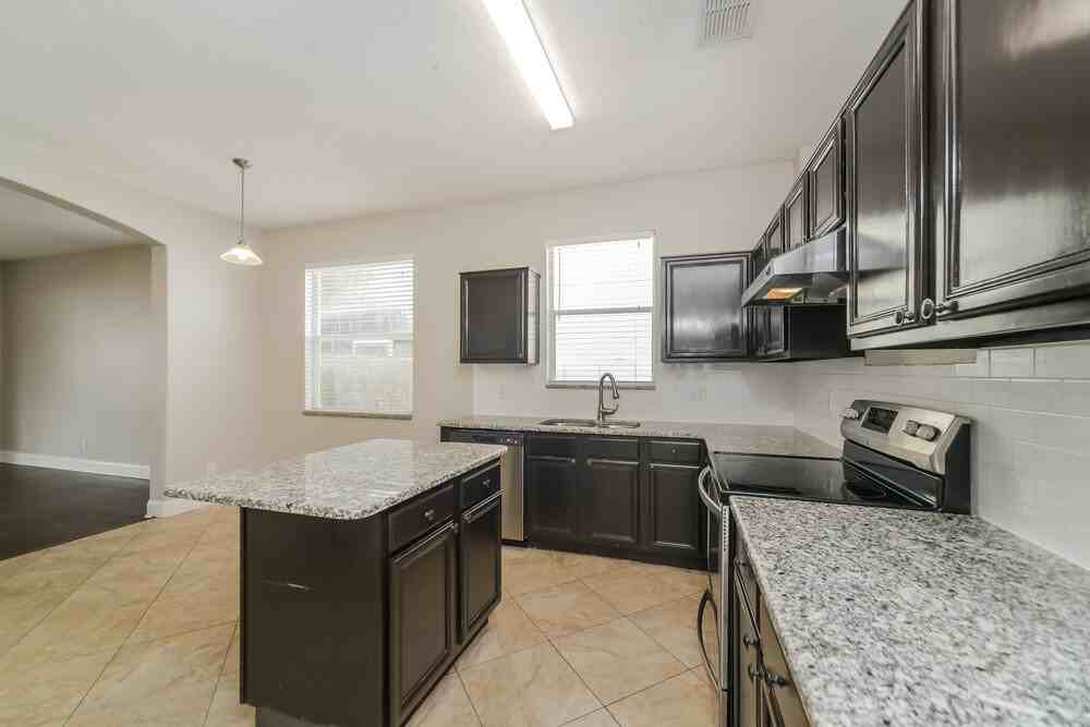 14677 Kristenright Ln - Photo 5 of 16