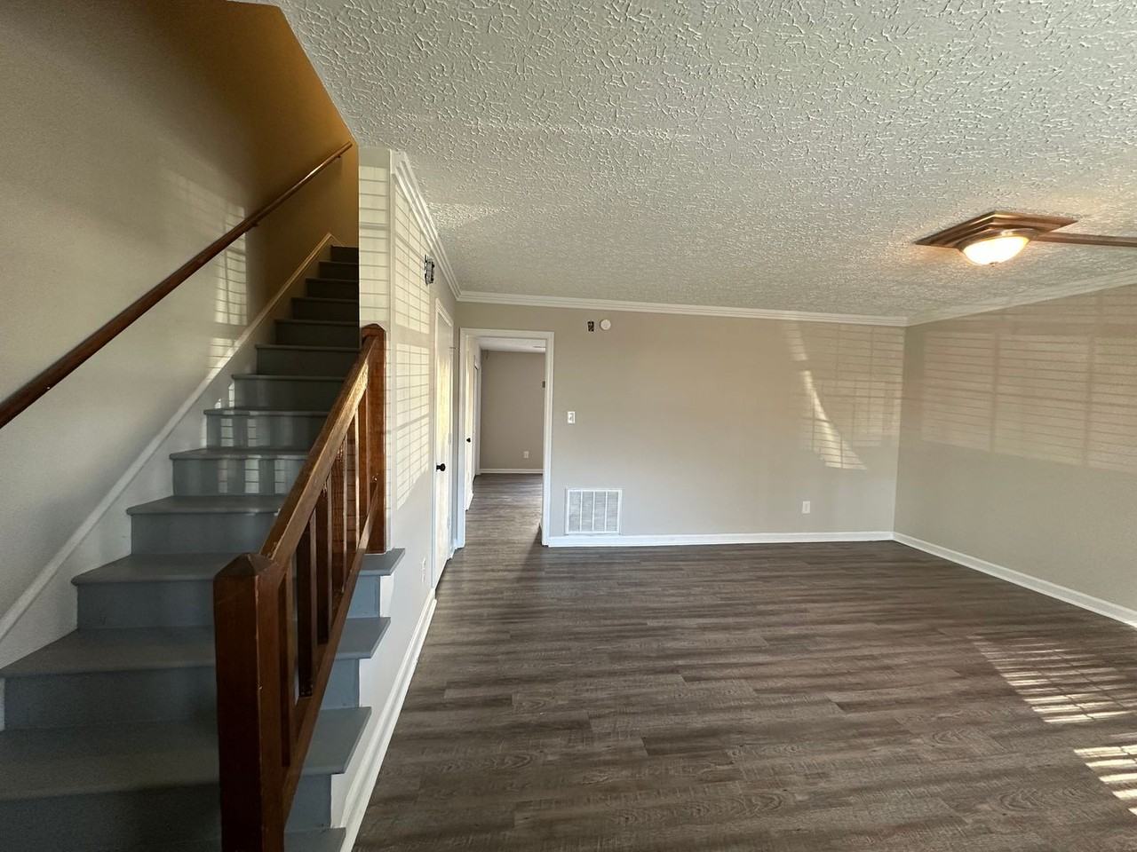 Knollwood Townhomes - Photo 3 of 15