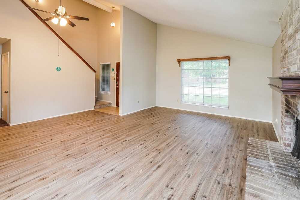 19834 Packwood Dr - Photo 5 of 17