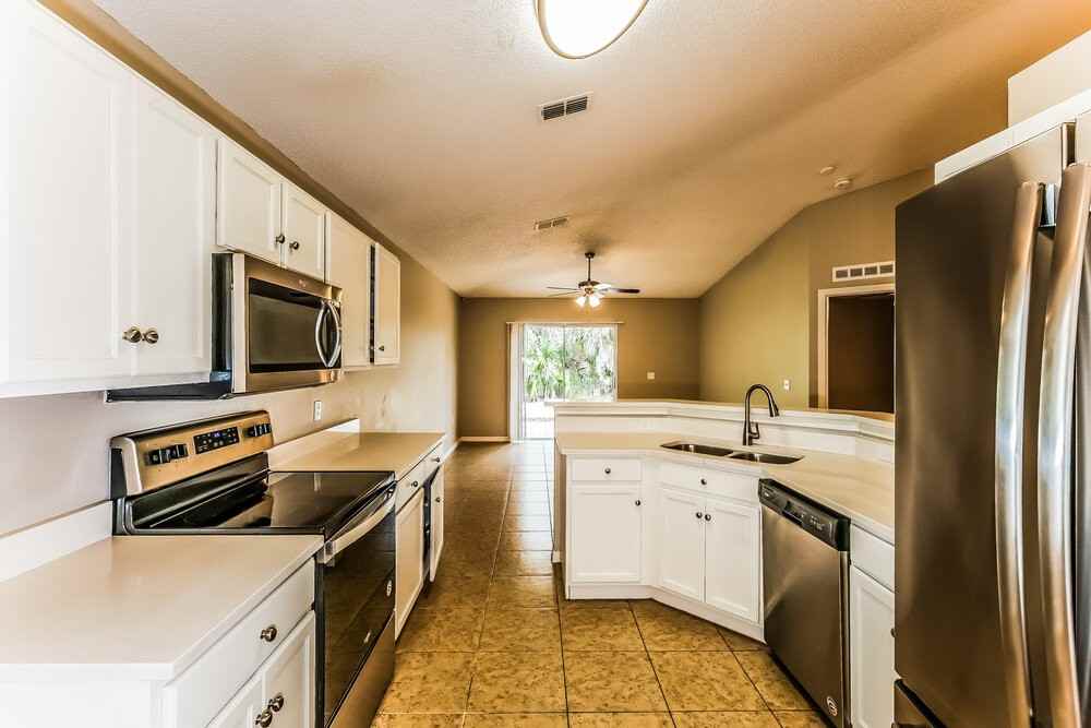 6922 Crown Lake Dr - Photo 6 of 16