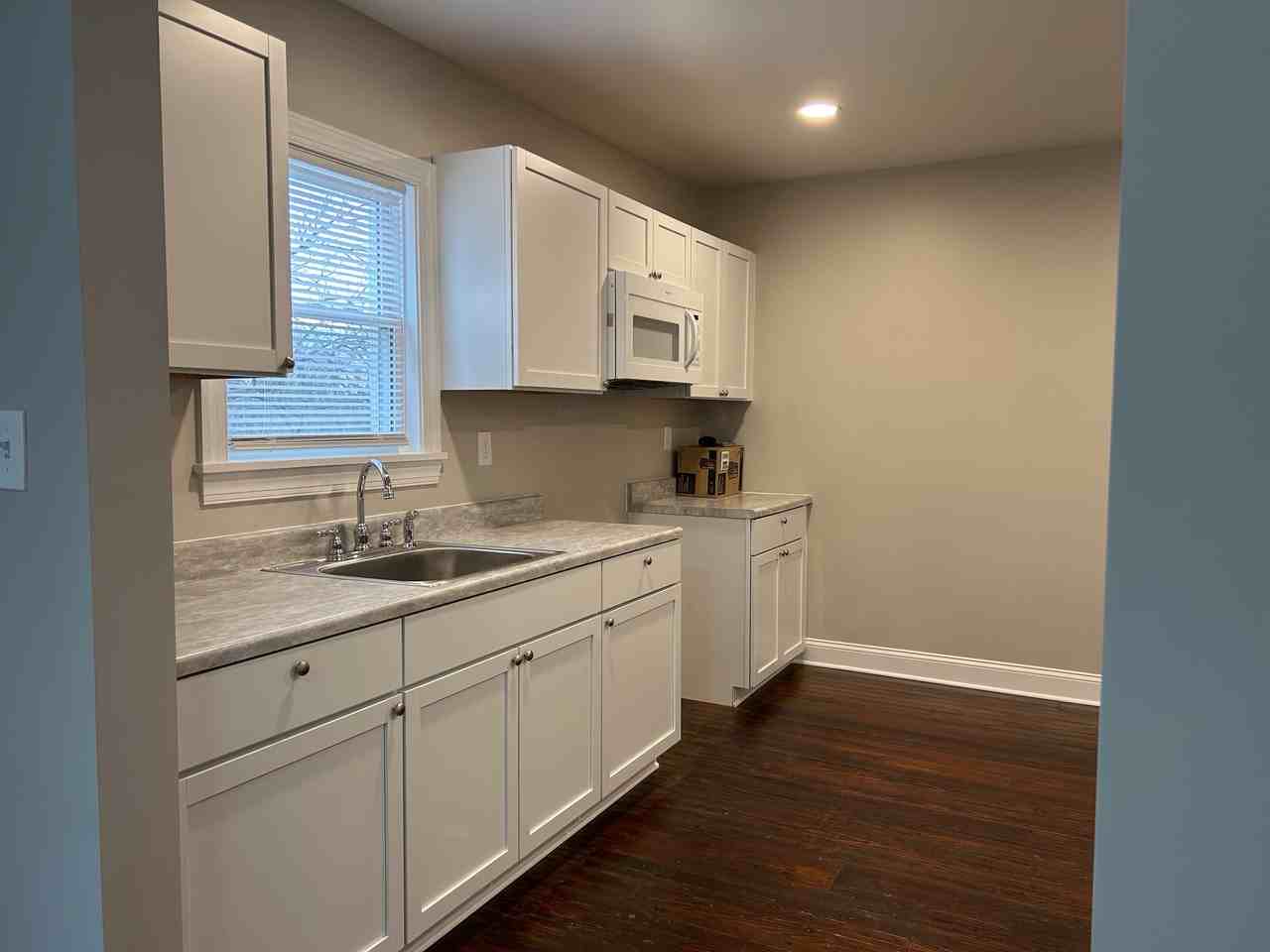 520 S Kent St #520 - Photo 4 of 10