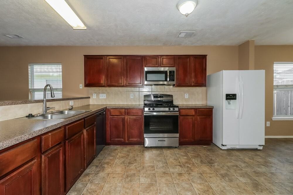 20515 Fairworth Place Ln - Photo 7 of 16