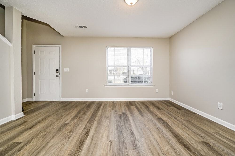 1119 Saint Phillips Ct - Photo 5 of 17