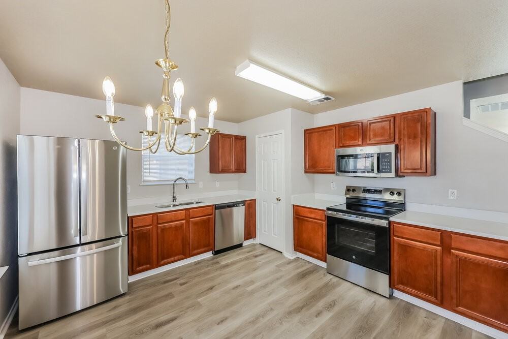 7447 Pineberry Rd - Photo 7 of 17