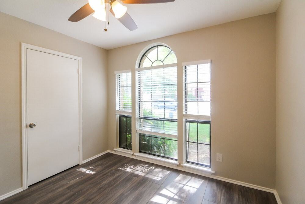 912 Blewitt Dr - Photo 7 of 16