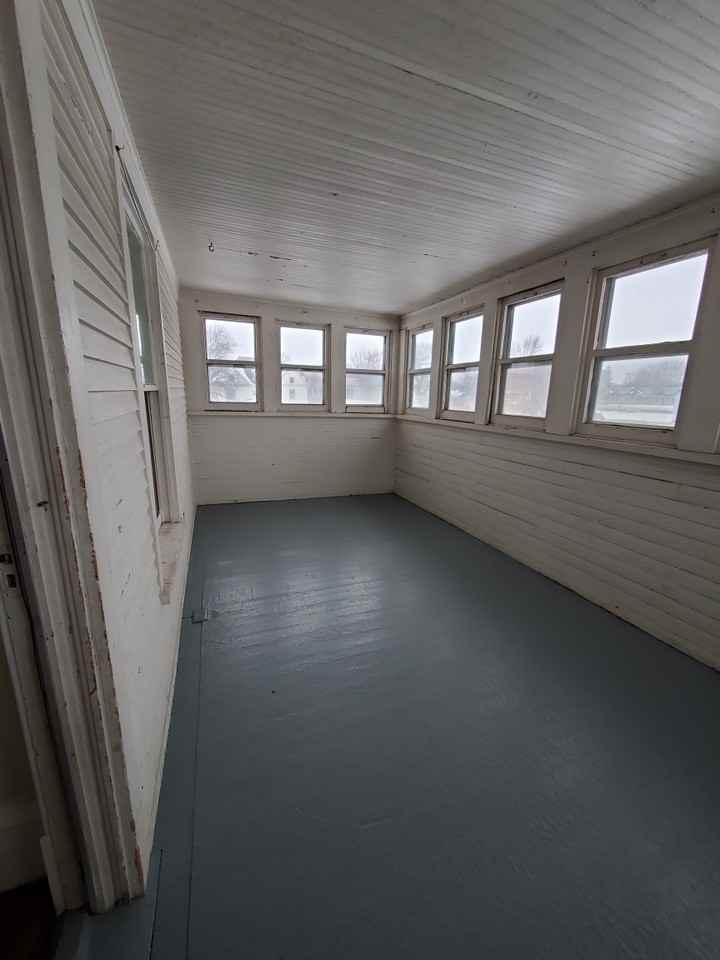 622 1/2 Grant Ave #1-2 - Photo 7 of 8