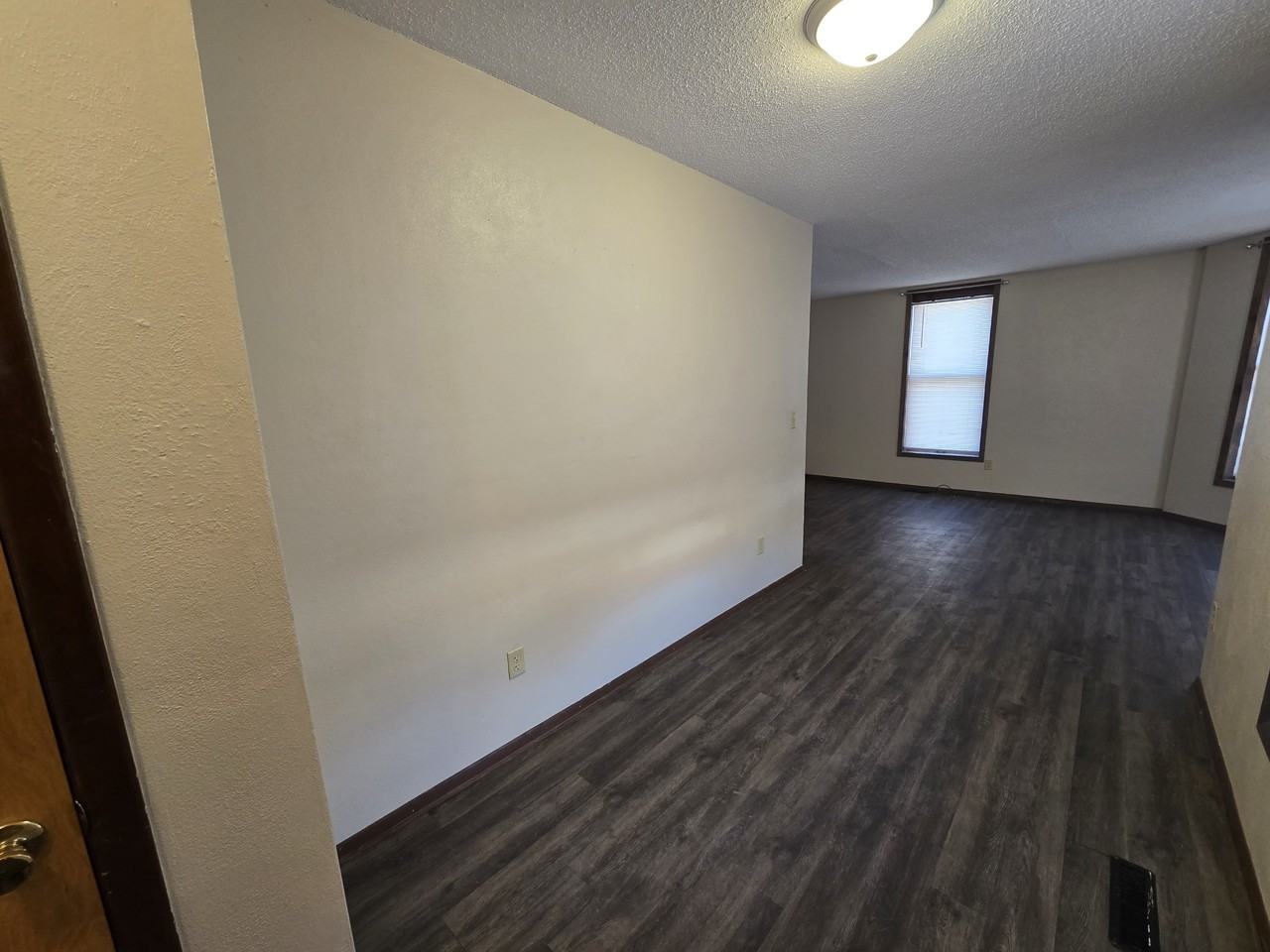 302 1st St Se #1 - Photo 2 of 21