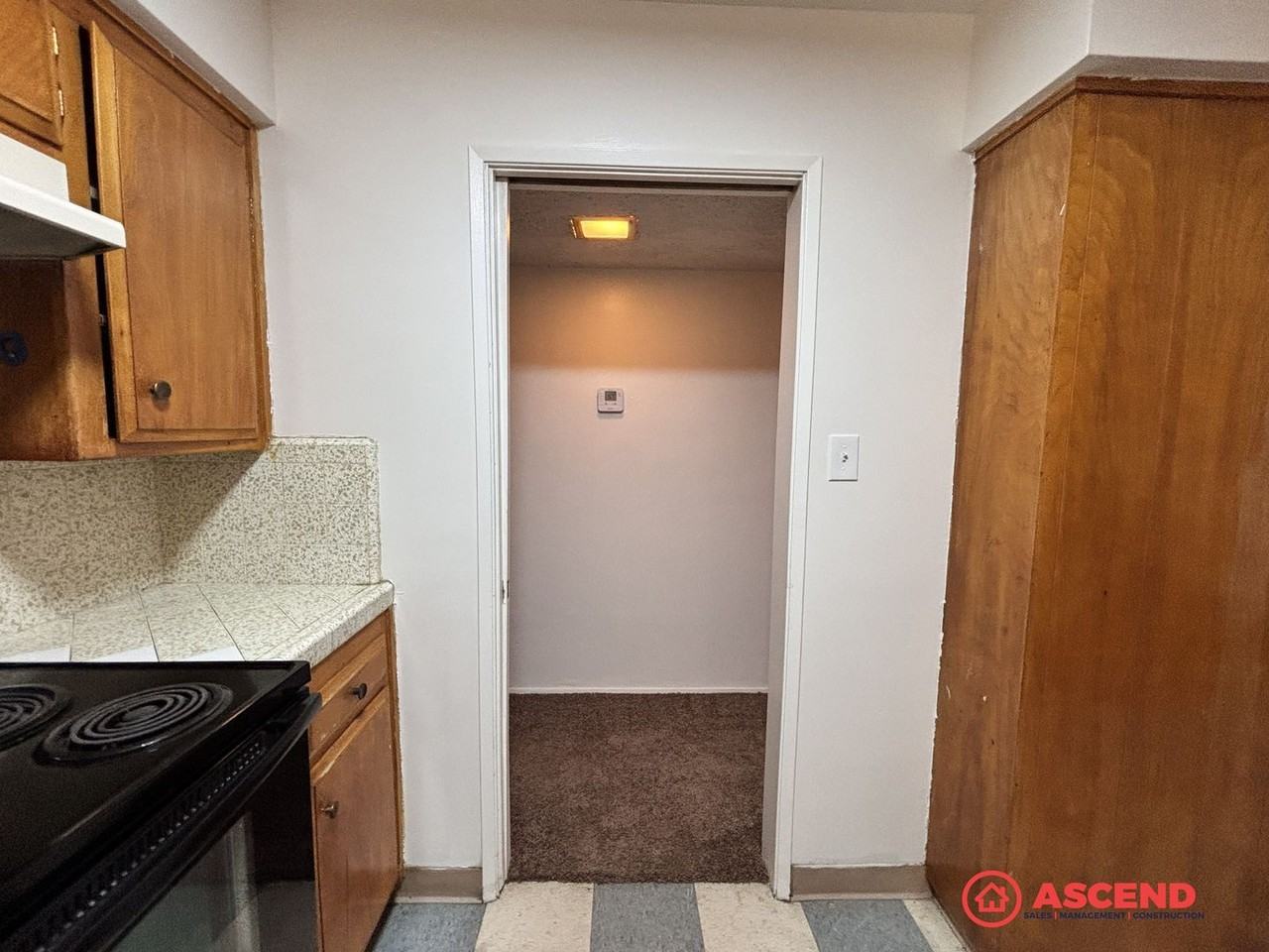 4501 Columbus St - Photo 4 of 21