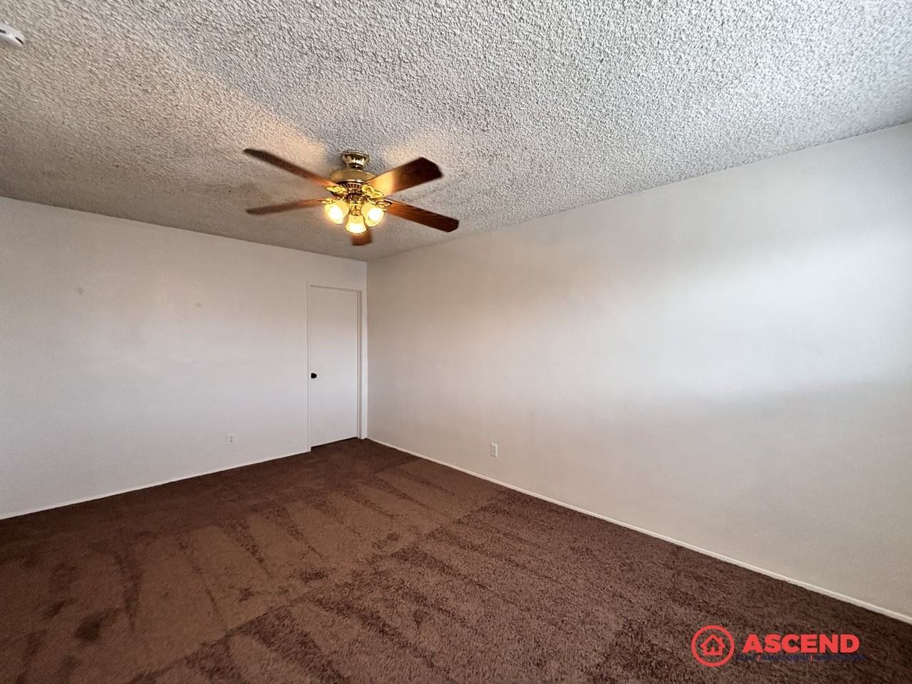 4501 Columbus St - Photo 5 of 21