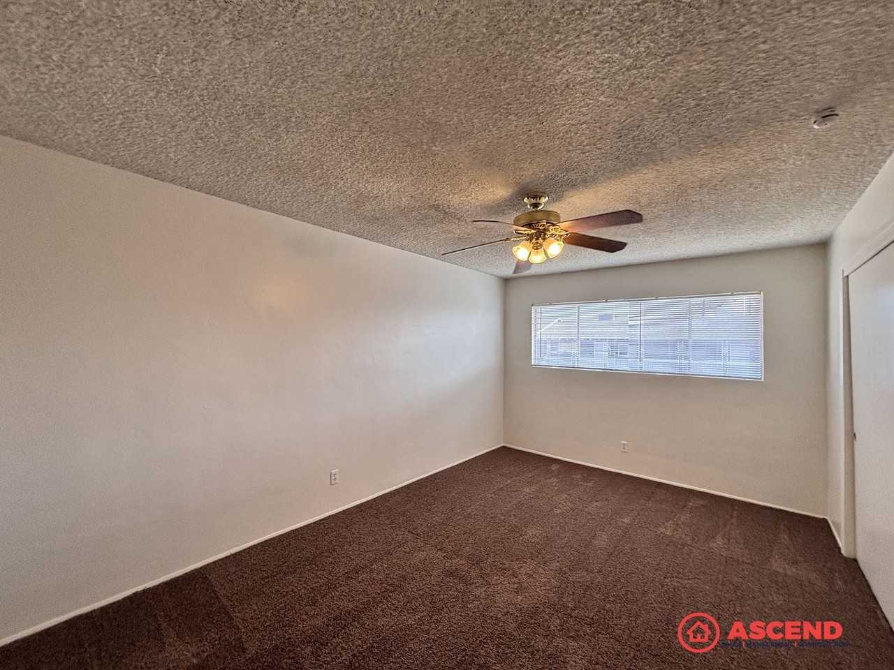 4501 Columbus St - Photo 6 of 21