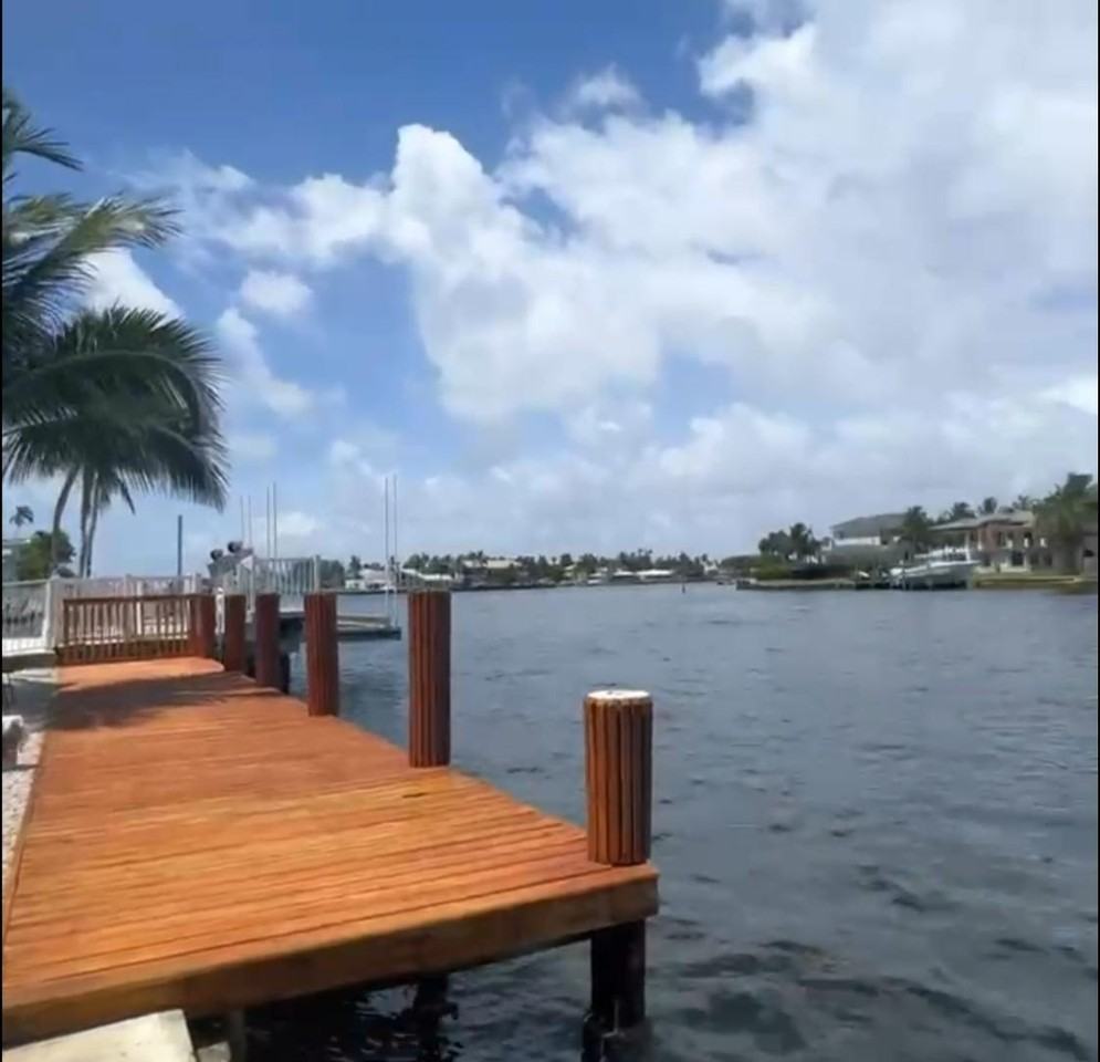 999 S Riverside Dr - Photo 5 of 7