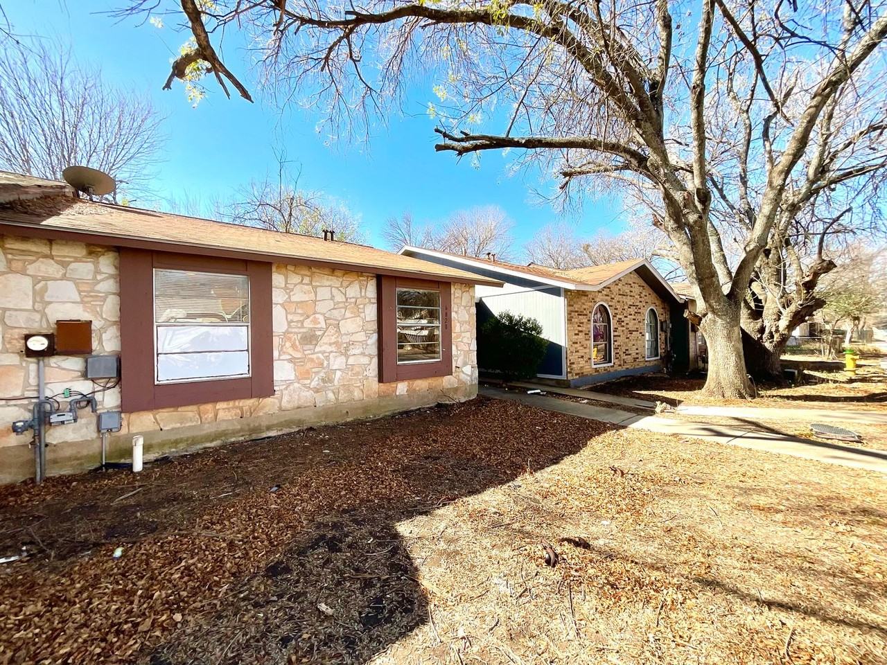 6820 Oldham - Photo 2 of 20