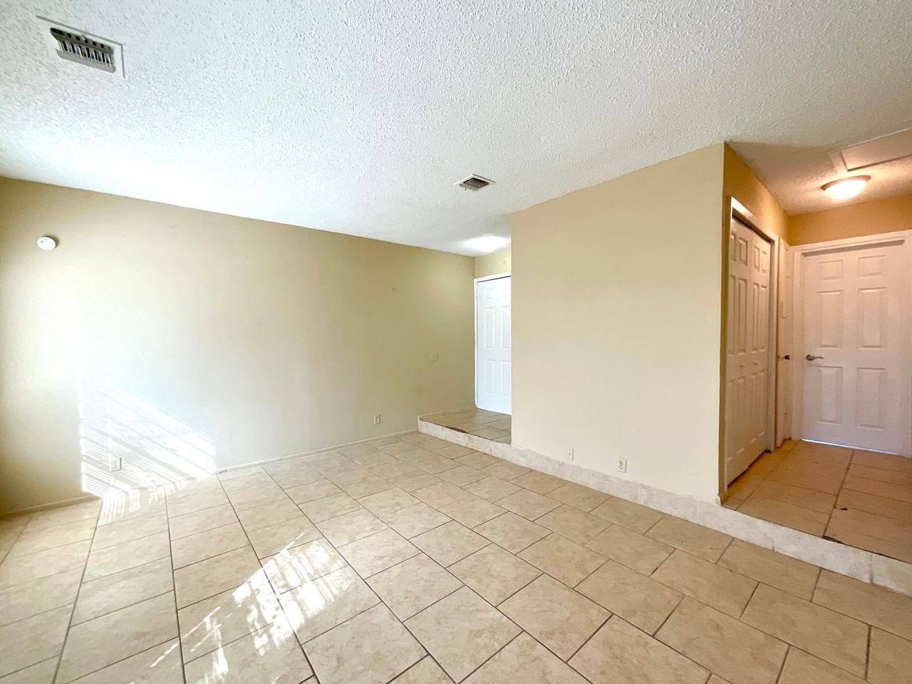 6820 Oldham - Photo 5 of 20